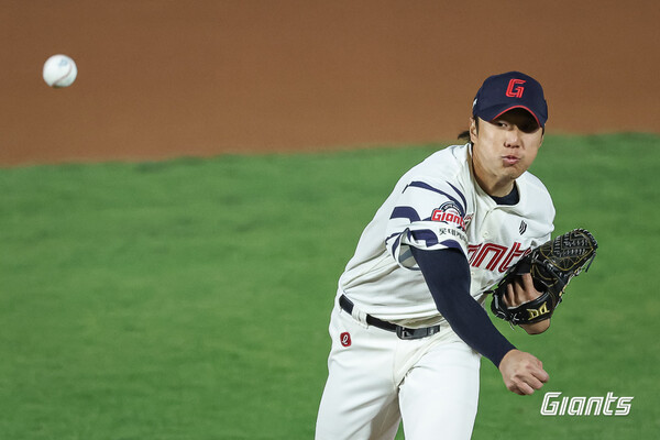 "응원받을 자격 걷어찼다" 롯데 팬들이 대놓고 저격한 최충연·윤성빈,...