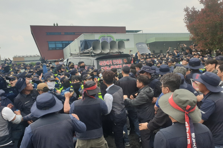 조합원 2명 구속 위기에…화물연대 "경찰이 죽였다" 반발