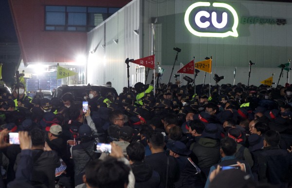 극한 대치서 협상으로···BGF로지스-화물연대, 교섭 착수