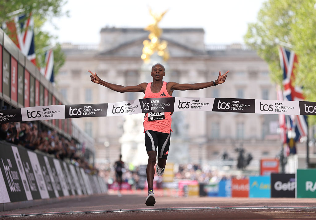 3. 후반 21 킬로미터를 59 분 01 초에 주파한 질주