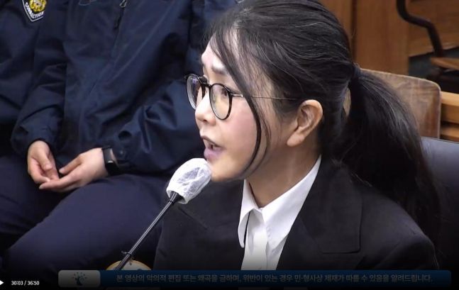 김건희, 법정서 “쥴리의 ‘쥴’자도 안 써…6년째 정신과 약 복용 중” 김건희, 법정서 “쥴리의 ‘쥴’자도 안 써…6년째 정신과 약 복용 중”