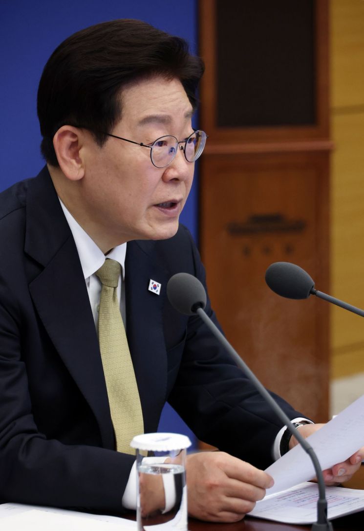 "놀랄만큼 주라"던 李 대통령 말에…신고포상금이 '진짜 로또' 된다 "놀랄만큼 주라"던 李 대통령 말에…신고포상금이 '진짜 로또' 된다