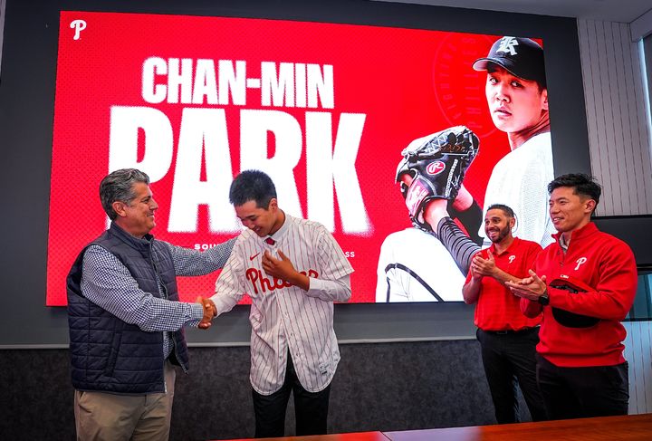 광주제일고 투수 박찬민, MLB 필라델피아 입단…계약금 18억원