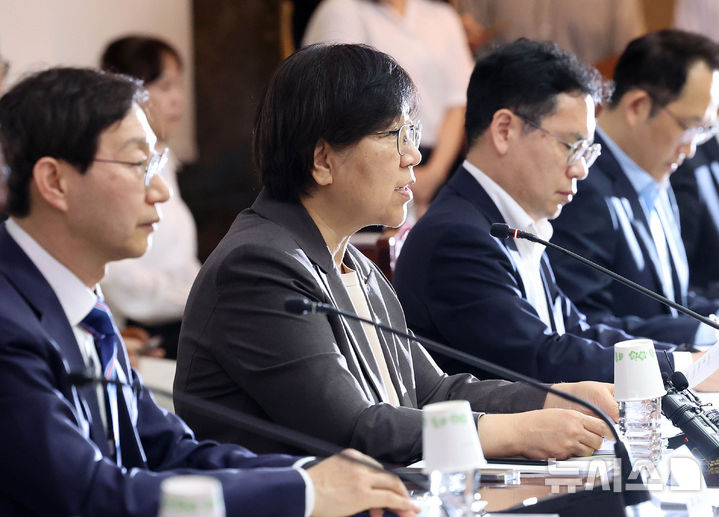 국민연금 170조 매도폭탄 터지나…기금위 결정 '촉각' 국민연금 170조 매도폭탄 터지나…기금위 결정 '촉각'