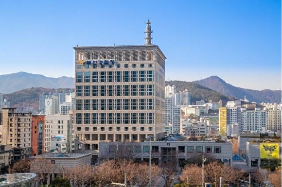 [2026 지선] "투표 용지 못받았다"…부산서 투표장 소동 잇따라