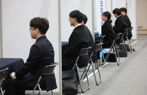 20대 취업벽 더 높아졌다…5월 고용률·취업자 동반 하락