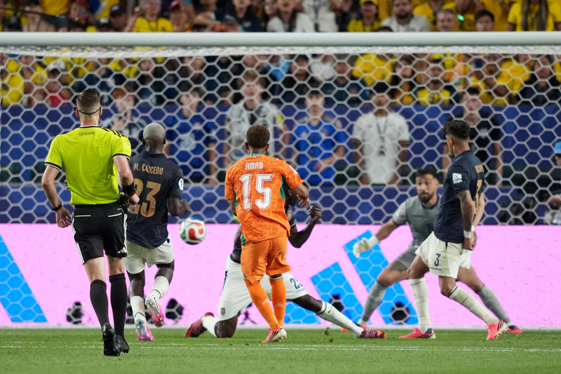 [월드컵] '디알로 극장골' 코트디부아르, 에콰도르 1-0 격파…12년 만의...