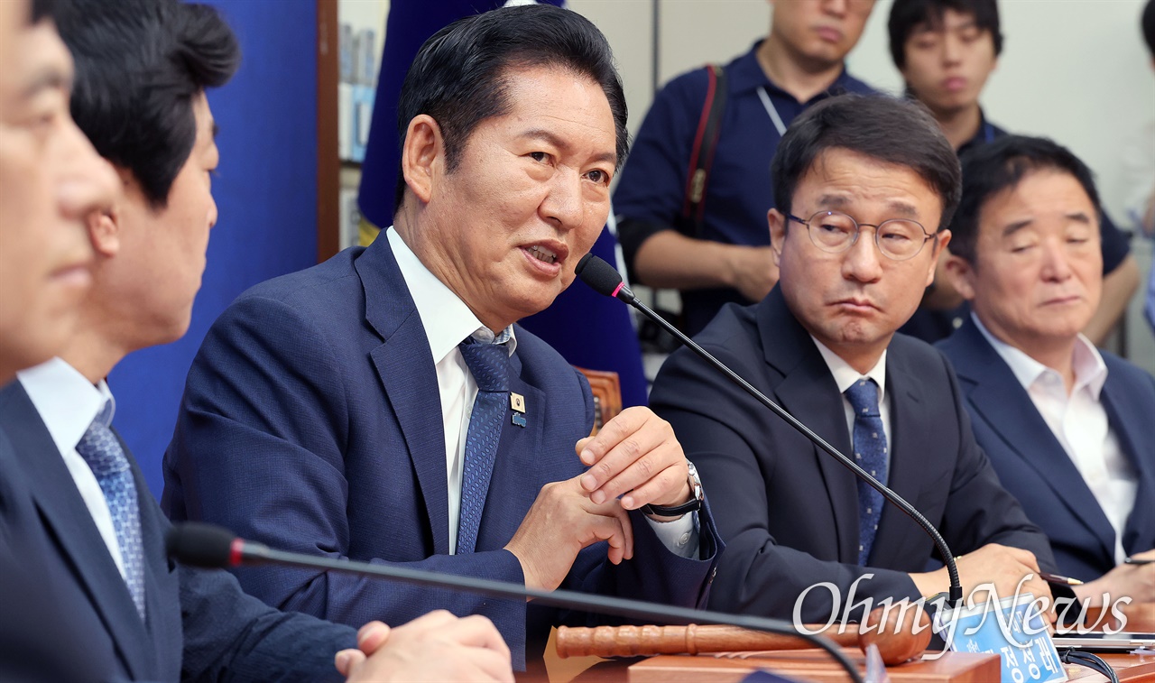 "친청이 어떻고 친석이 어떻고..." 정청래가 계파갈등 선 그으며 한 말