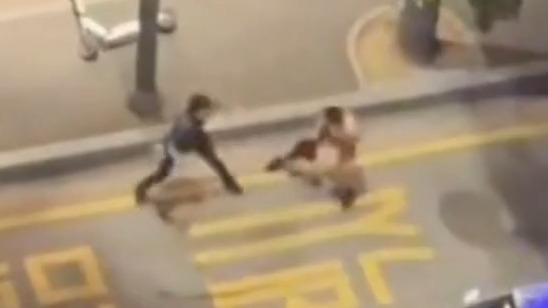 도로 한복판 복싱 대치…테이저건 진압