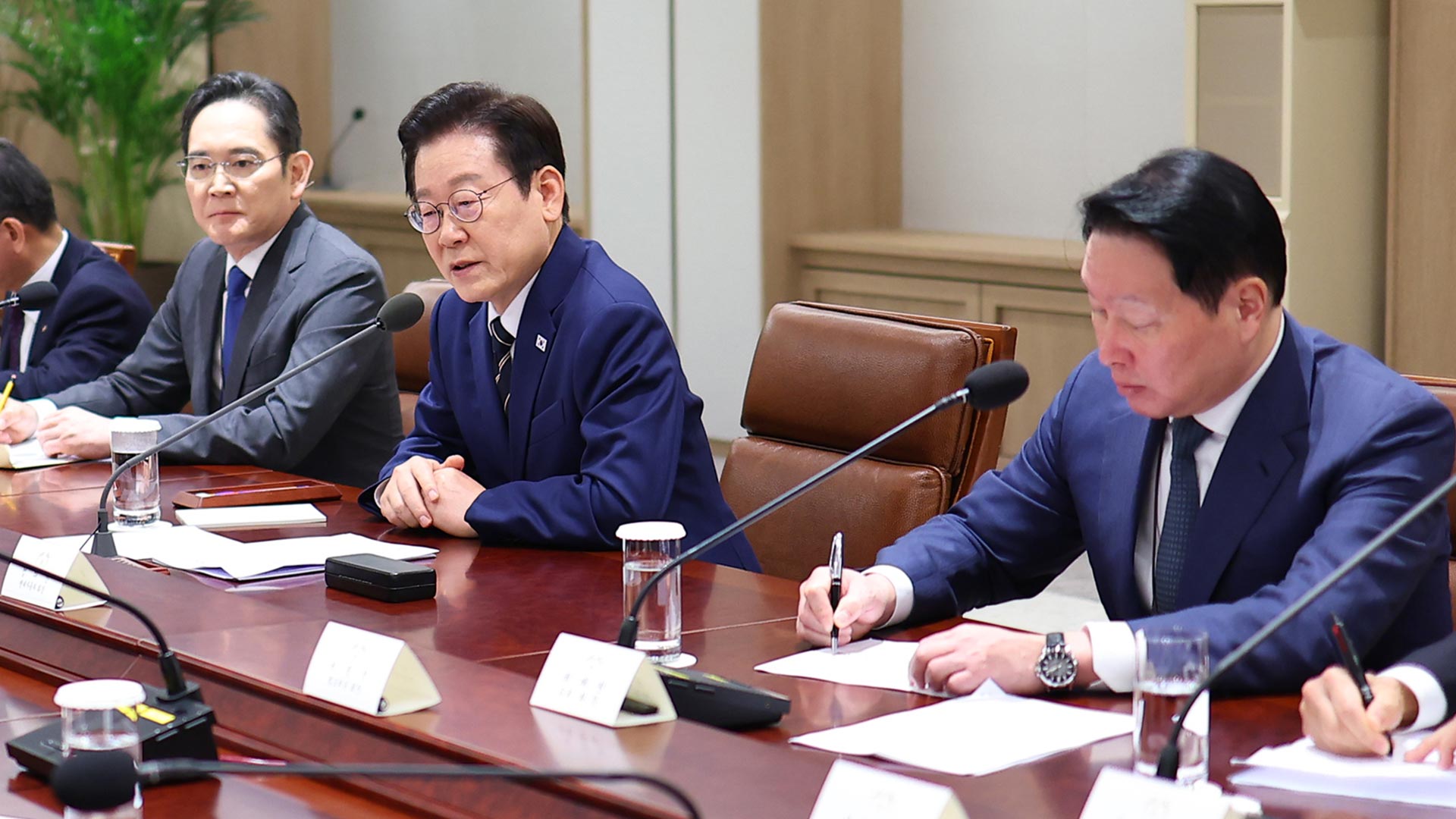 이재용·최태원도 참석…전국 단위 투자계획 나올까