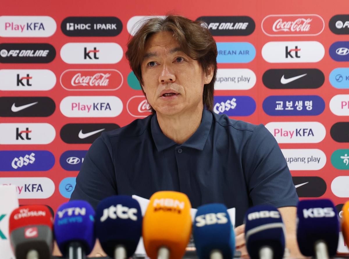 홍명보, 대표팀 감독 사퇴…“모든 판단 기준은 한국 축구였다”
