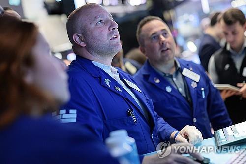 뉴욕증시, 반도체주 매도에 약세 마감…마이크론 10% 급락