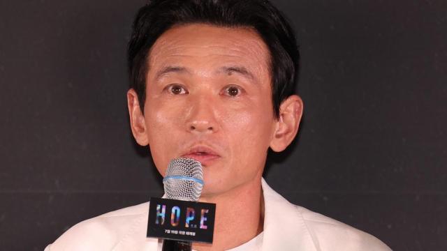 황정민 스토킹 혐의 40대 여성 벌금 600만원…소속사 "추가 법적 조치"
